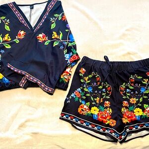 SHEIN Black Floral Women Shorts